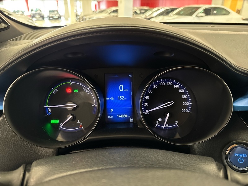 Toyota C-HR vaihtoauto