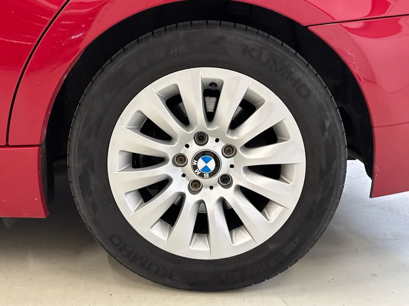 BMW 320 vaihtoauto