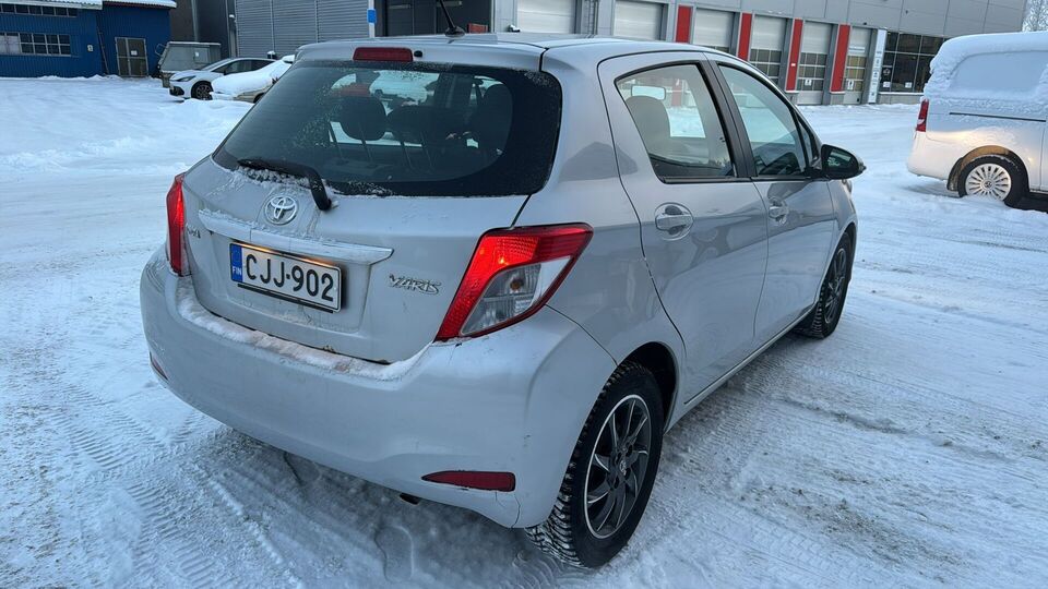 Toyota Yaris vaihtoauto