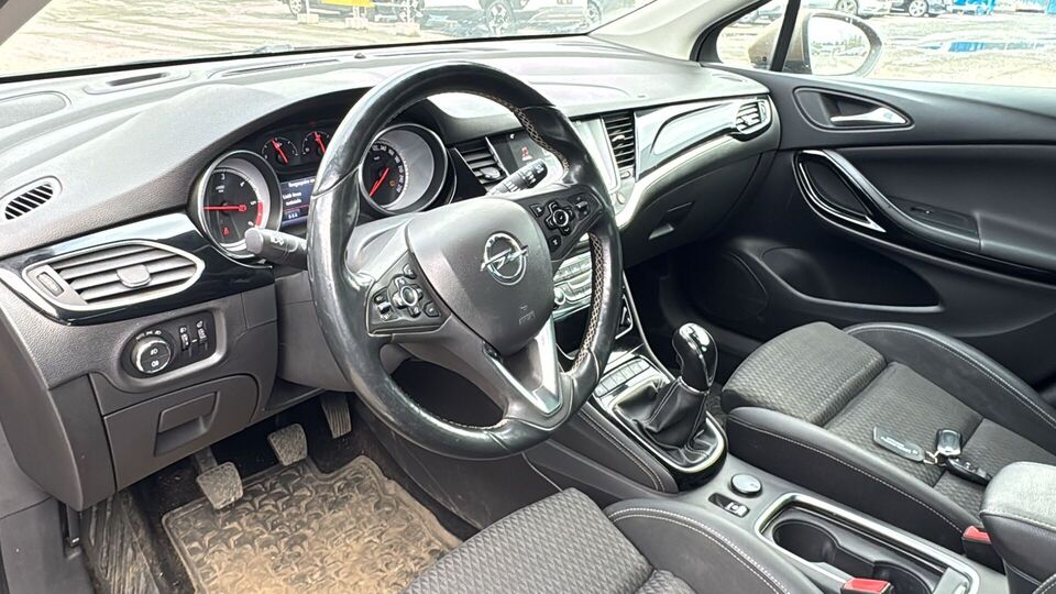 Opel Astra vaihtoauto