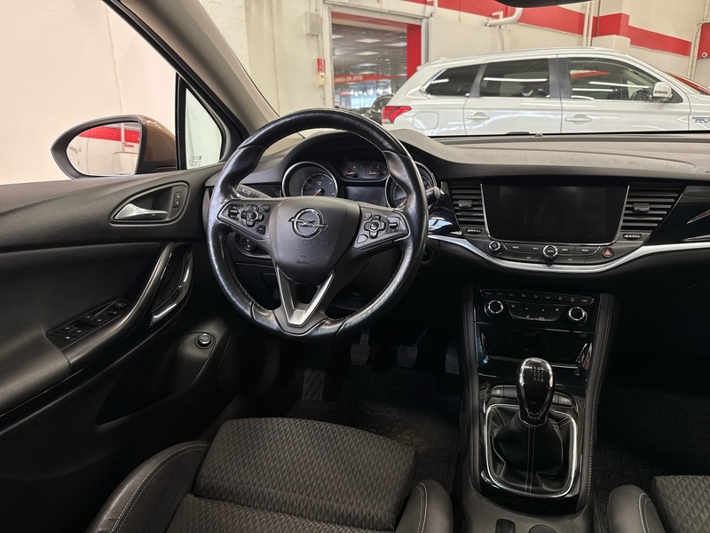 Opel Astra vaihtoauto