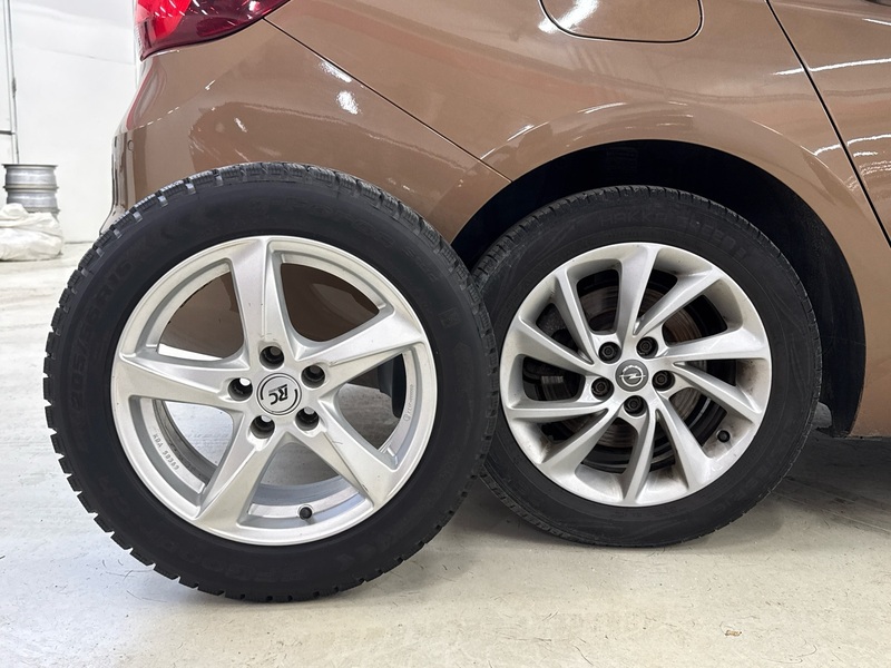 Opel Astra vaihtoauto