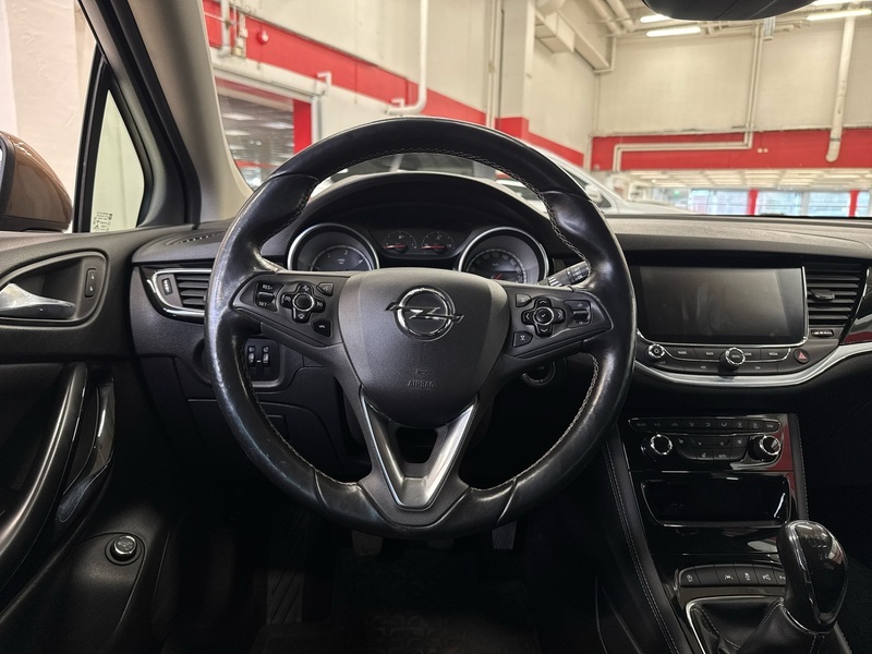 Opel Astra vaihtoauto