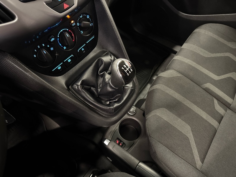 Ford Transit Connect vaihtoauto