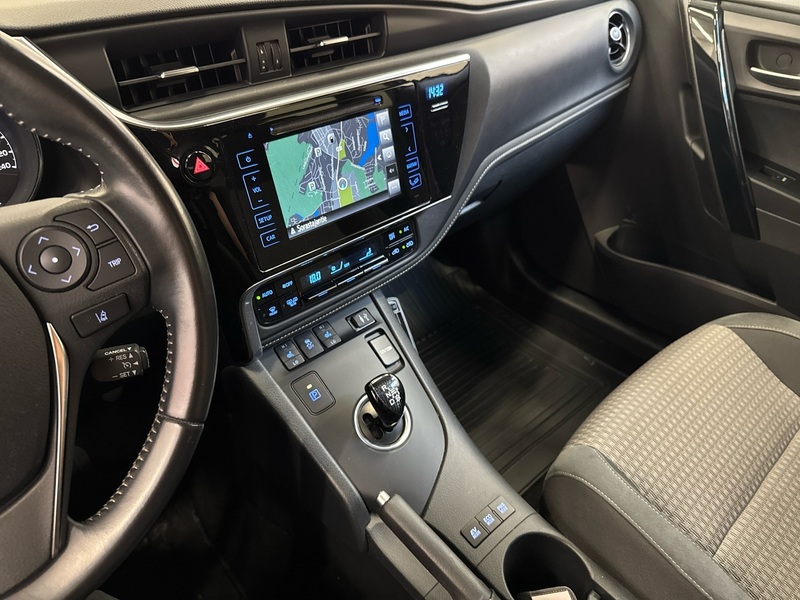 Toyota Auris vaihtoauto