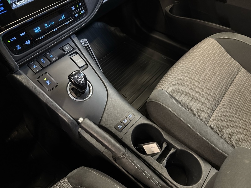 Toyota Auris vaihtoauto