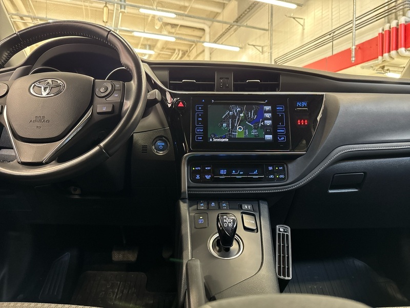 Toyota Auris vaihtoauto