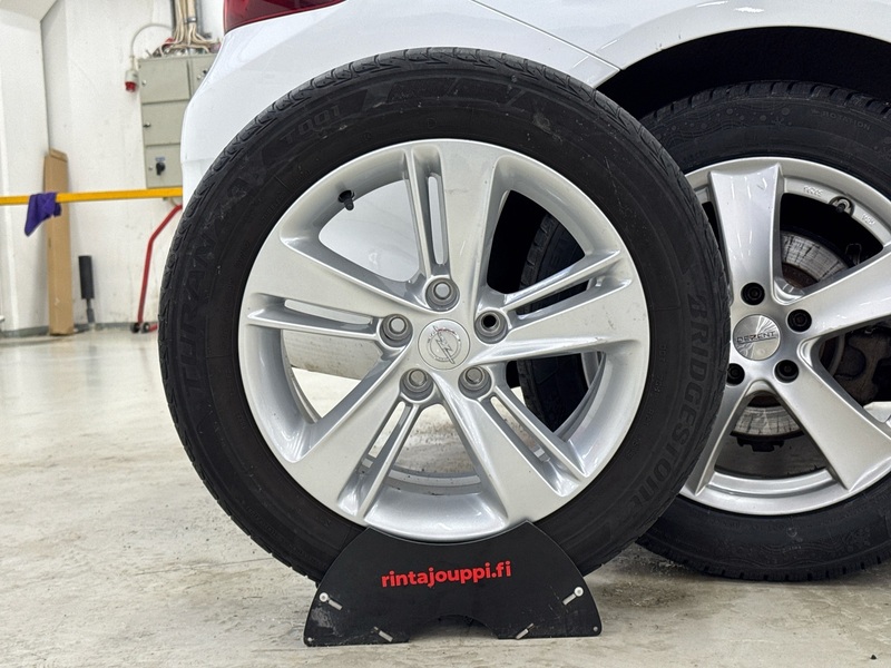 Opel Insignia vaihtoauto