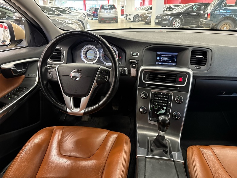 Volvo V60 vaihtoauto