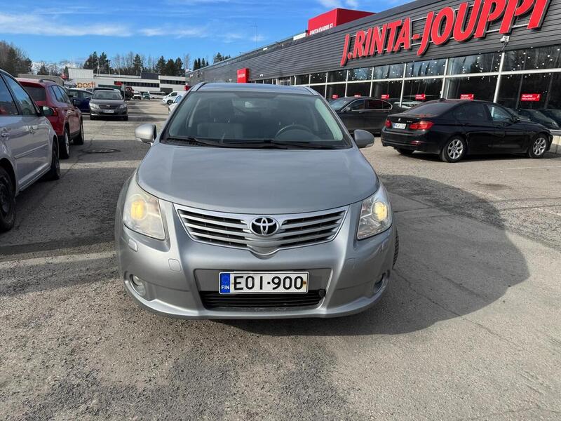 Toyota Avensis vaihtoauto