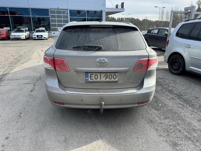 Toyota Avensis vaihtoauto