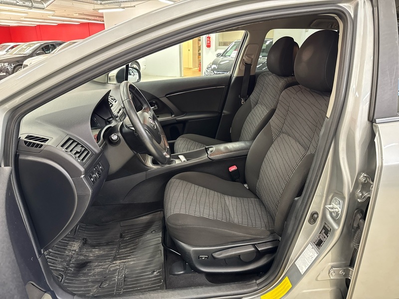 Toyota Avensis vaihtoauto