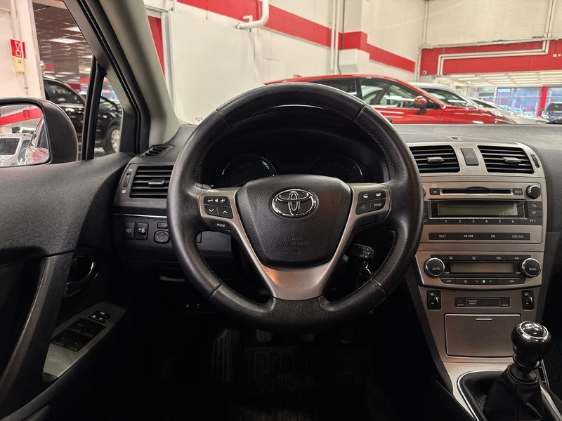 Toyota Avensis vaihtoauto