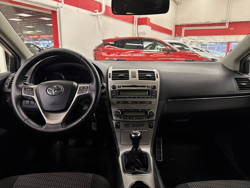 Toyota Avensis vaihtoauto