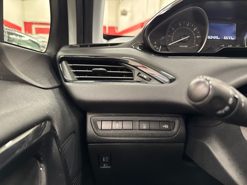 Peugeot 208 vaihtoauto