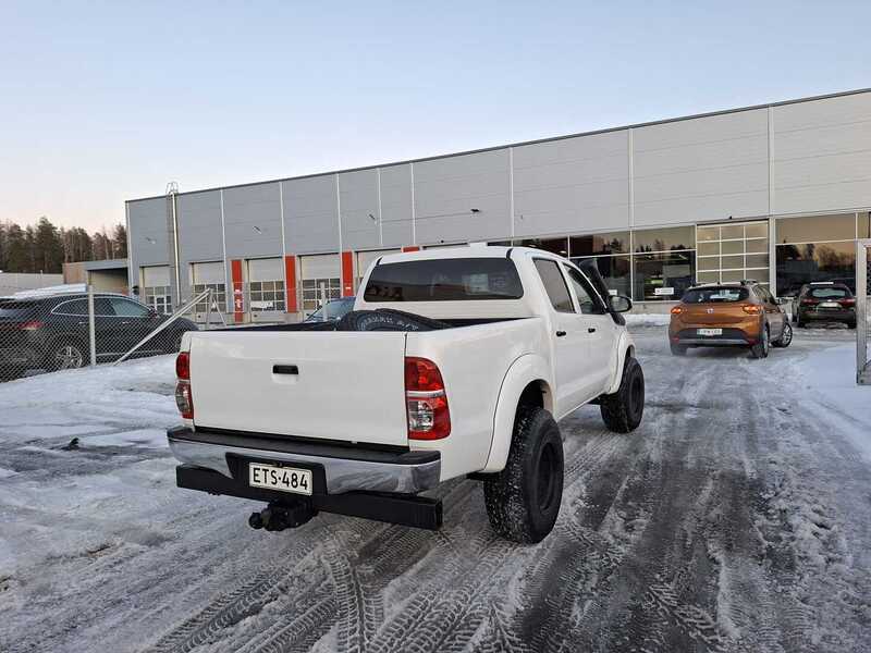 Toyota Hilux vaihtoauto