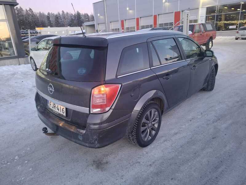 Opel Astra vaihtoauto