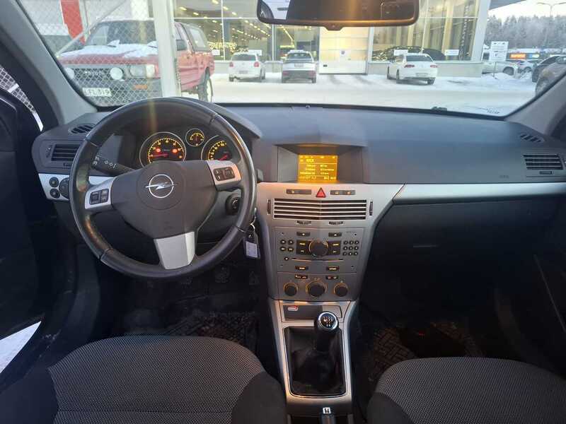 Opel Astra vaihtoauto