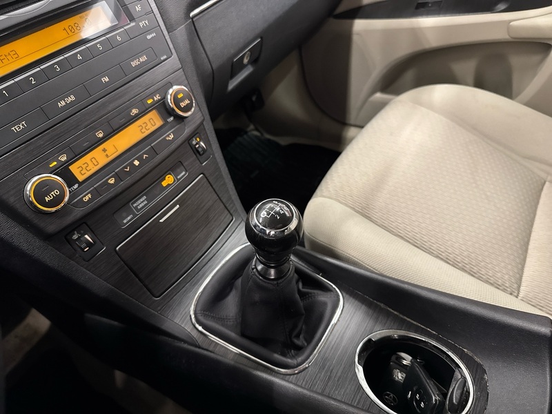 Toyota Avensis vaihtoauto