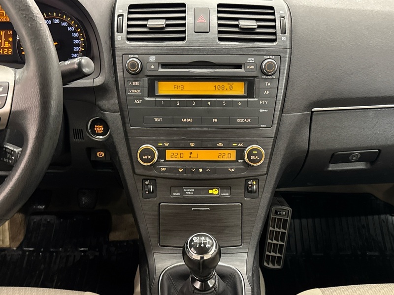 Toyota Avensis vaihtoauto