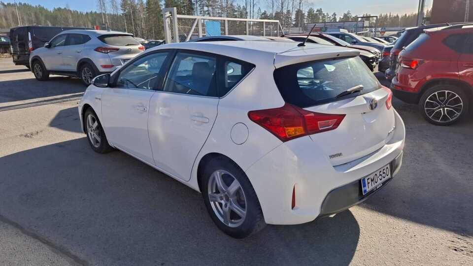 Toyota Auris vaihtoauto