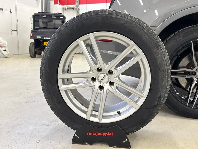 Audi e-tron vaihtoauto