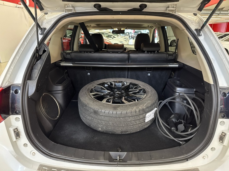 Mitsubishi Outlander PHEV vaihtoauto