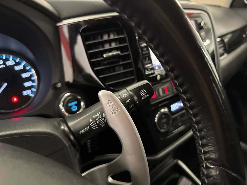 Mitsubishi Outlander PHEV vaihtoauto