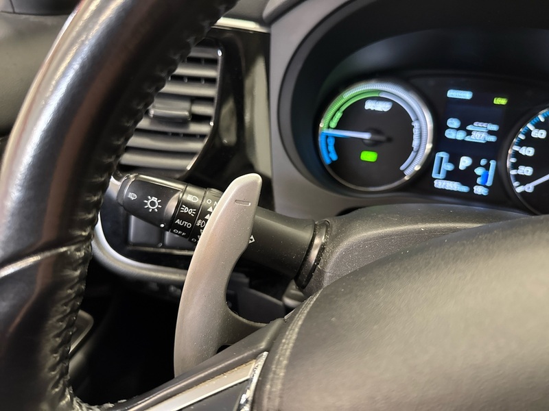 Mitsubishi Outlander PHEV vaihtoauto