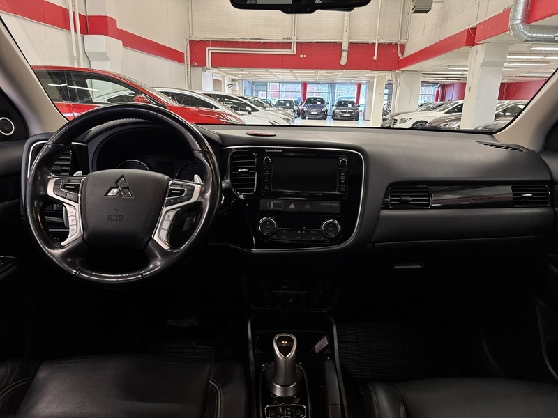 Mitsubishi Outlander PHEV vaihtoauto