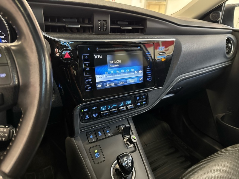 Toyota Auris vaihtoauto