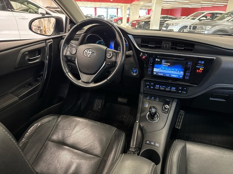 Toyota Auris vaihtoauto