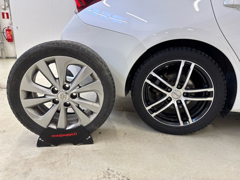 Toyota Auris vaihtoauto