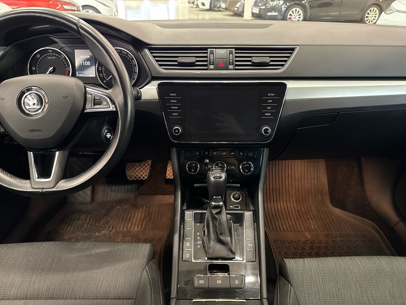 Skoda Superb vaihtoauto