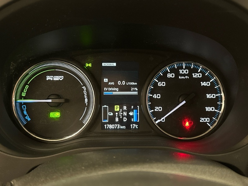 Mitsubishi Outlander PHEV vaihtoauto