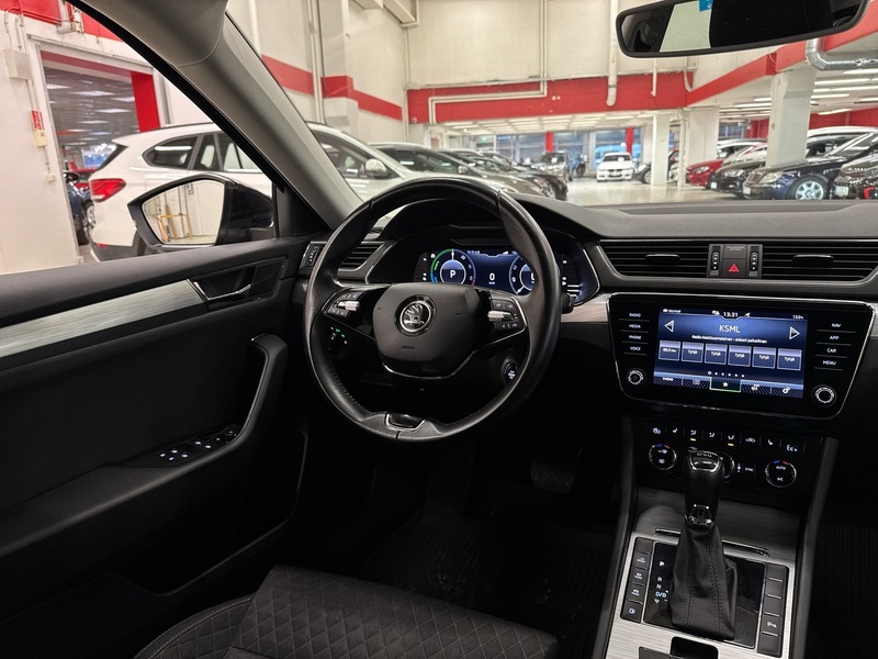 Skoda Superb vaihtoauto