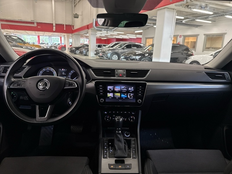 Skoda Superb vaihtoauto