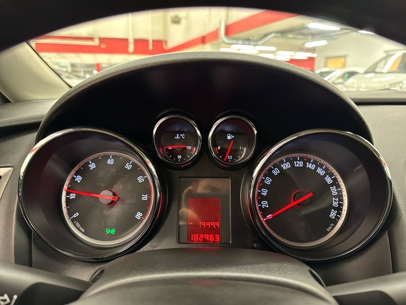 Opel Astra vaihtoauto