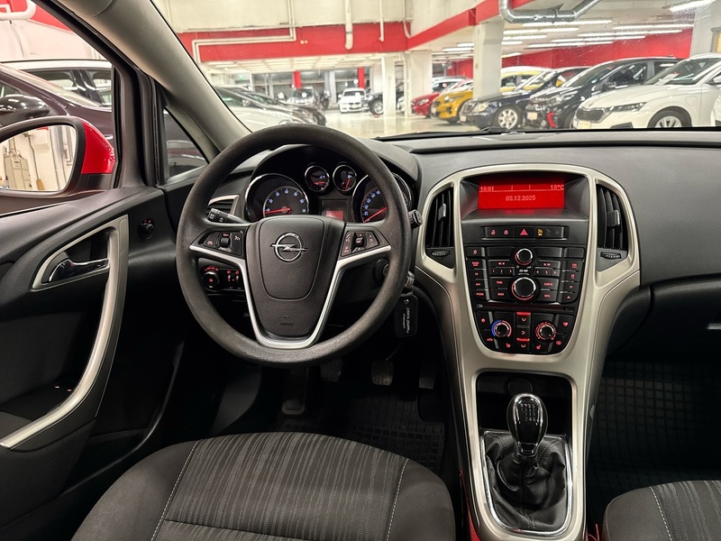 Opel Astra vaihtoauto