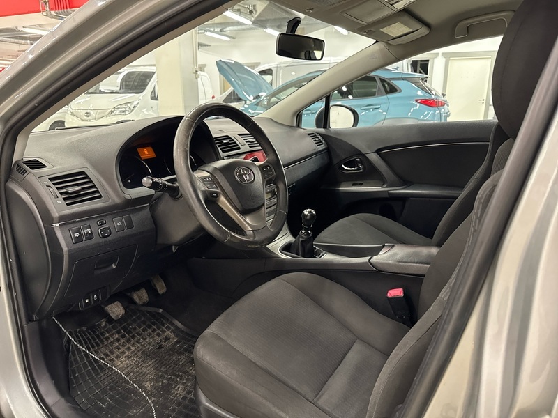 Toyota Avensis vaihtoauto