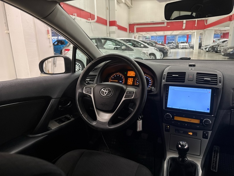 Toyota Avensis vaihtoauto