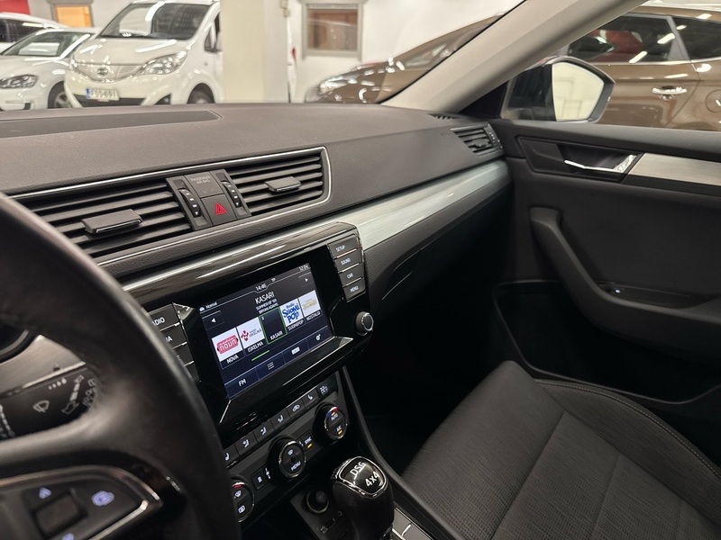 Skoda Superb vaihtoauto