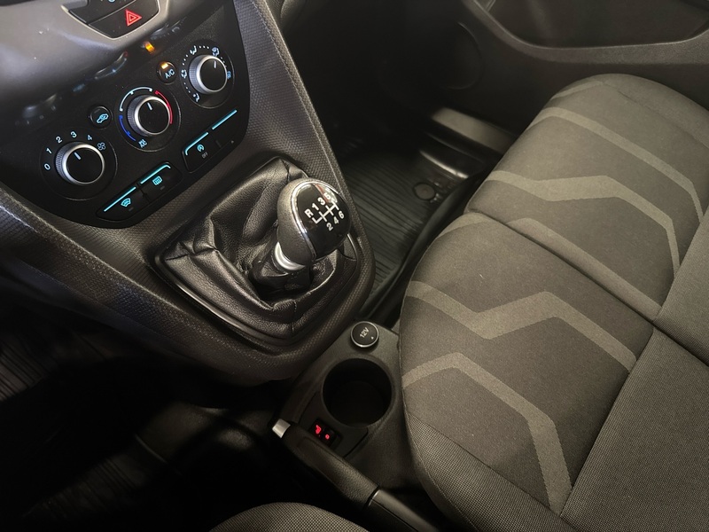 Ford Transit Connect vaihtoauto