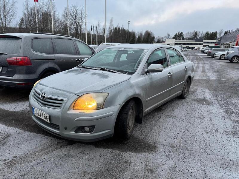 Toyota Avensis vaihtoauto