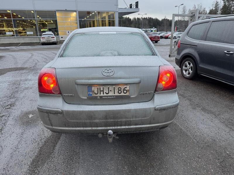 Toyota Avensis vaihtoauto