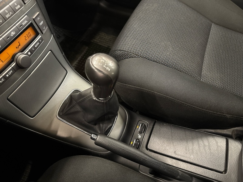 Toyota Avensis vaihtoauto