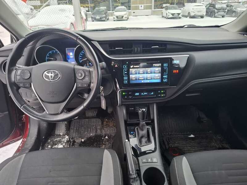 Toyota Auris vaihtoauto