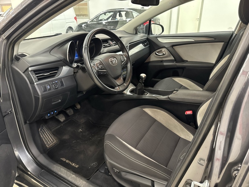 Toyota Avensis vaihtoauto