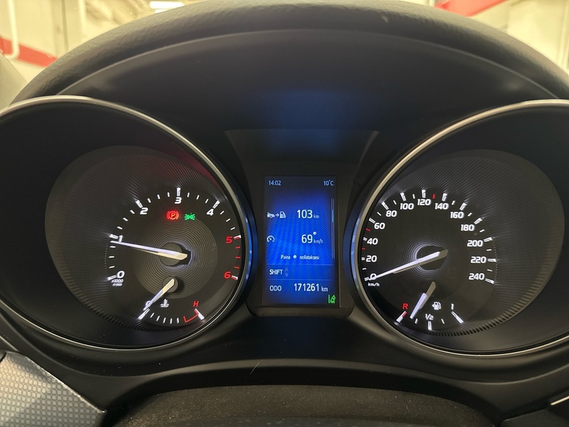 Toyota Avensis vaihtoauto