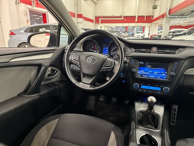 Toyota Avensis vaihtoauto